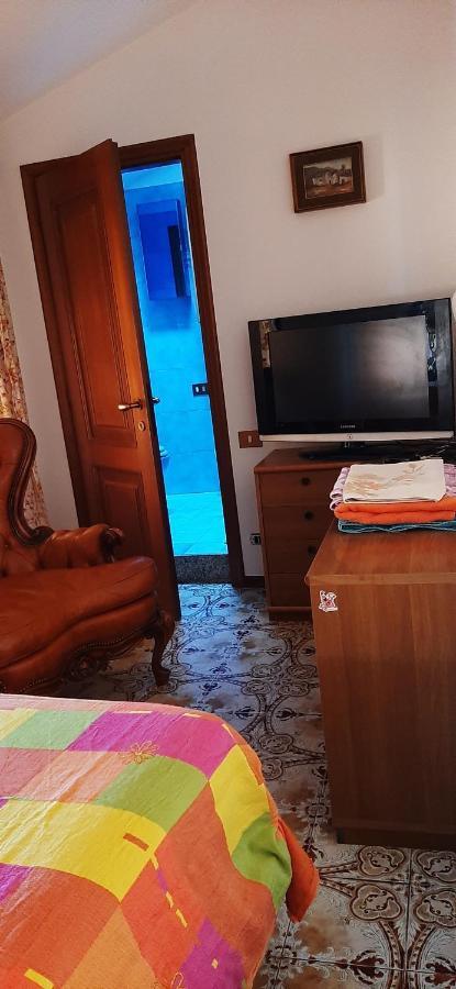 Affitta Stanza Da Paola Intra Lago Terzo Piano Senza Ascesore Lago Exterior foto