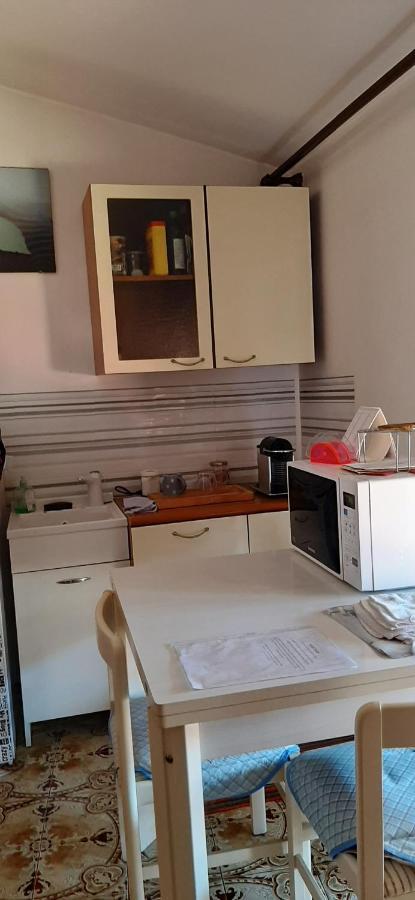 Affitta Stanza Da Paola Intra Lago Terzo Piano Senza Ascesore Lago Exterior foto